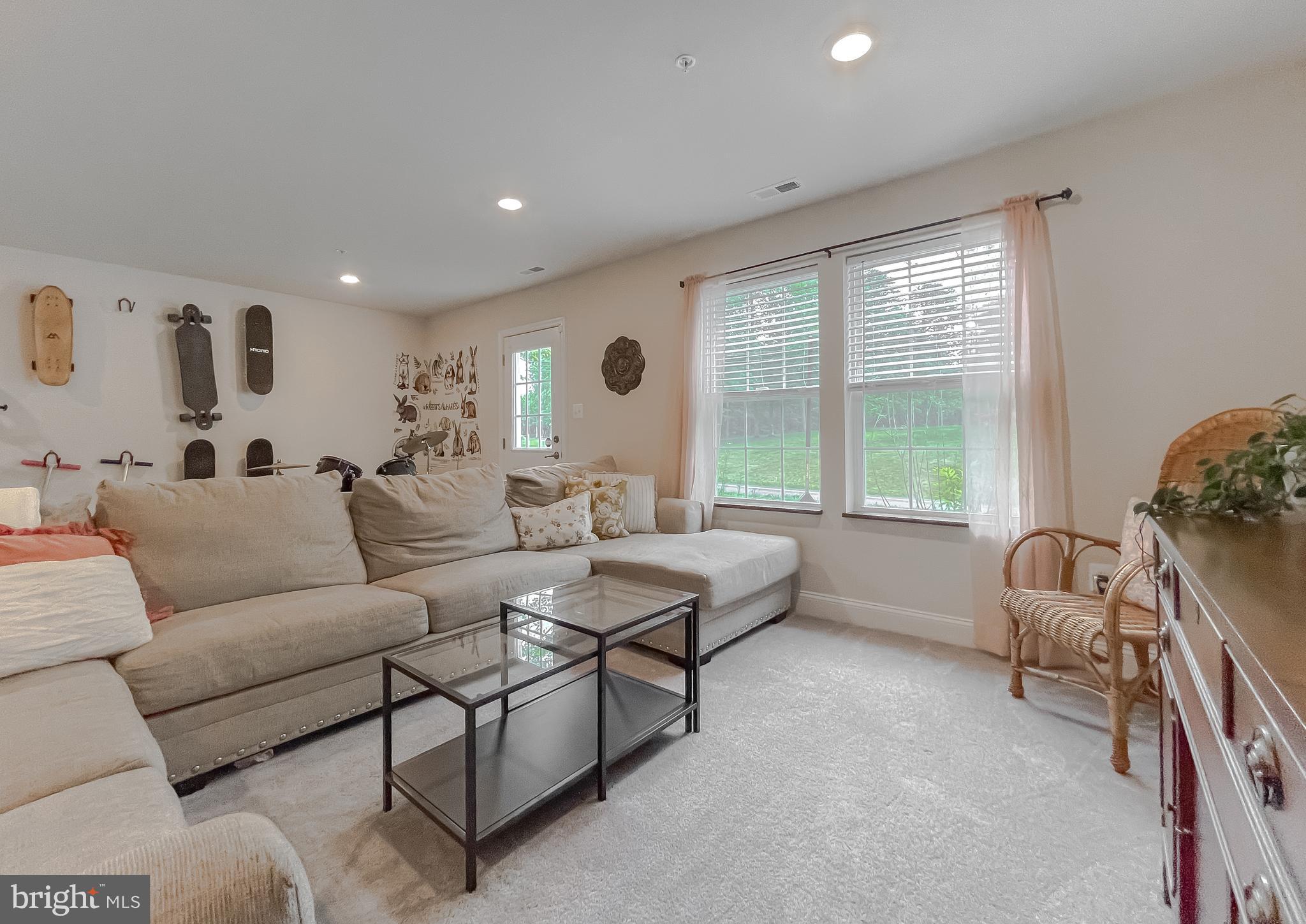 45407 Englewood Way