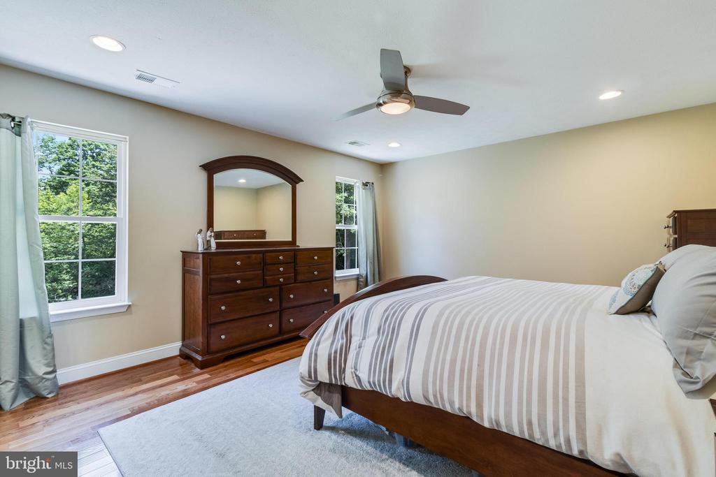 20854 Dove Pl