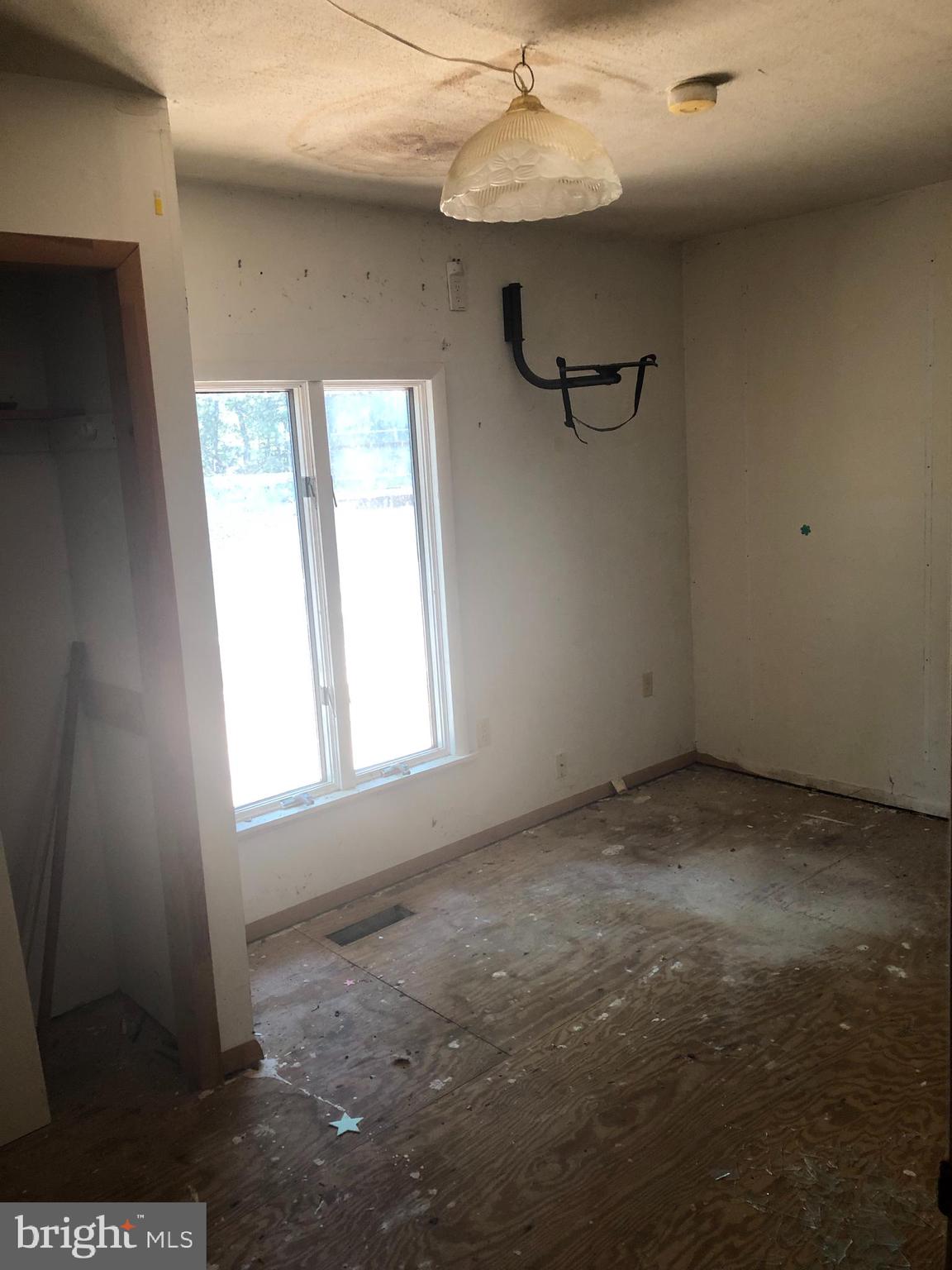 44471 Hawks Nest Estate Ln