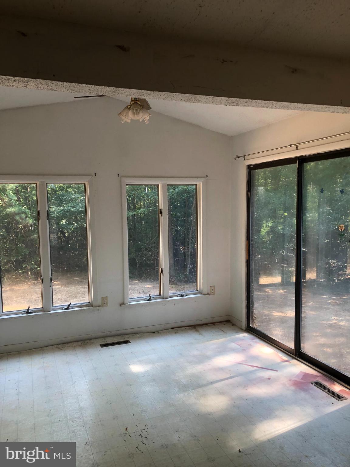 44471 Hawks Nest Estate Ln