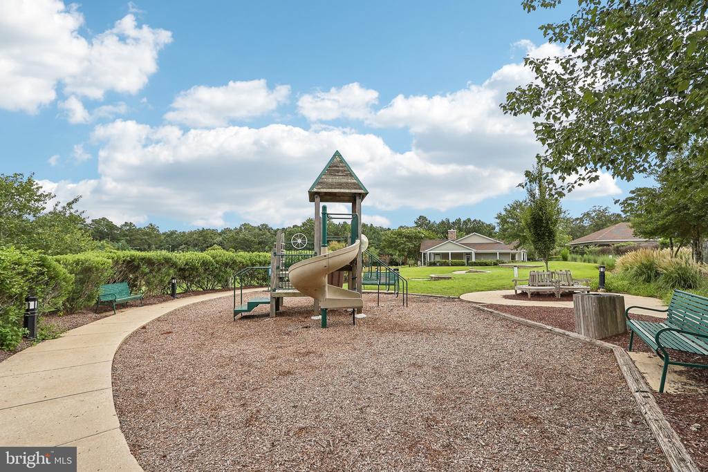 44592 Aspen Ln