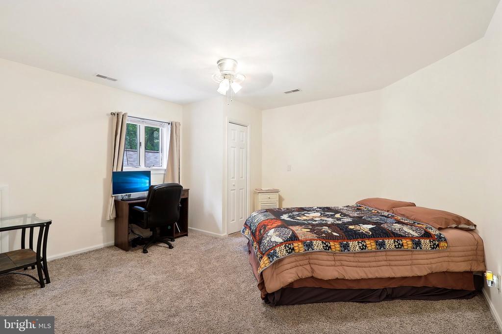 44592 Aspen Ln