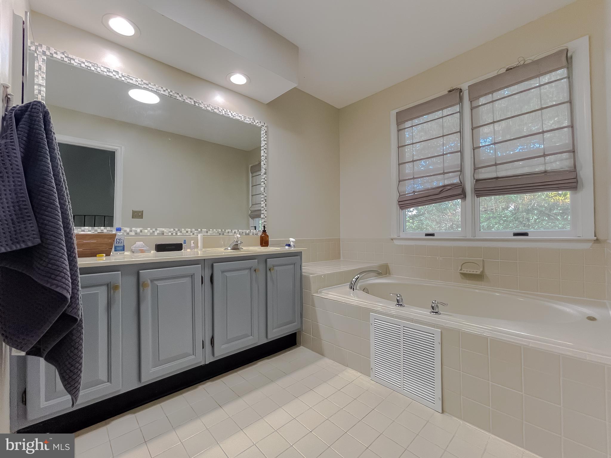 40407 Breton View Dr