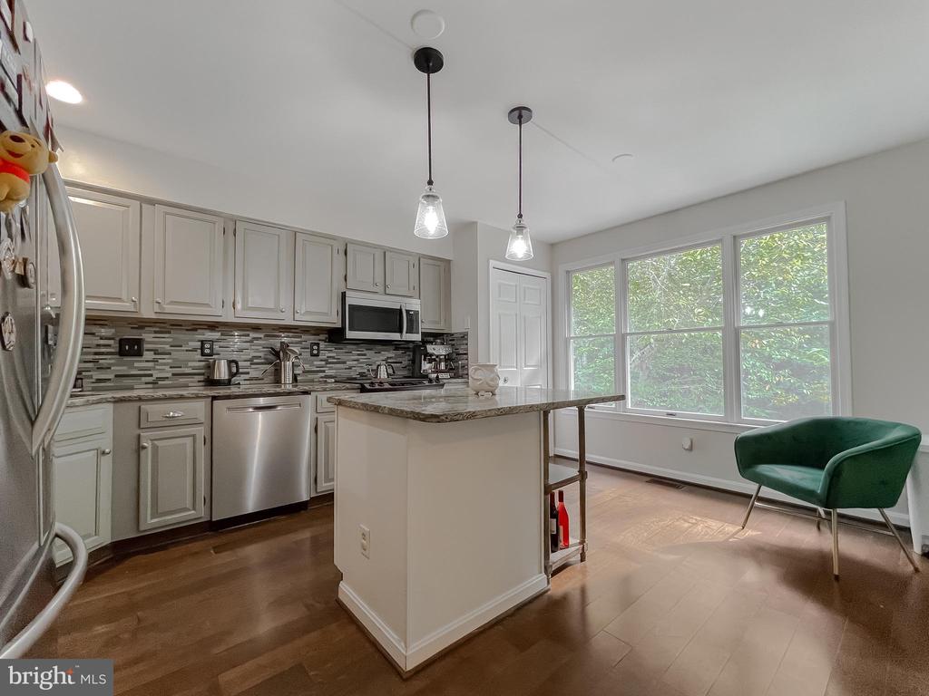 40407 Breton View Dr