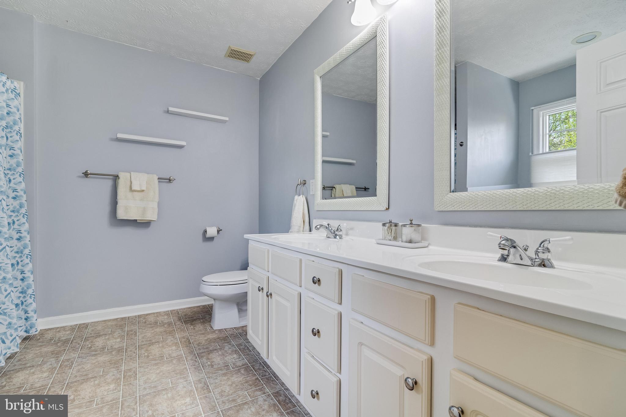 23274 Willow Creek Ln