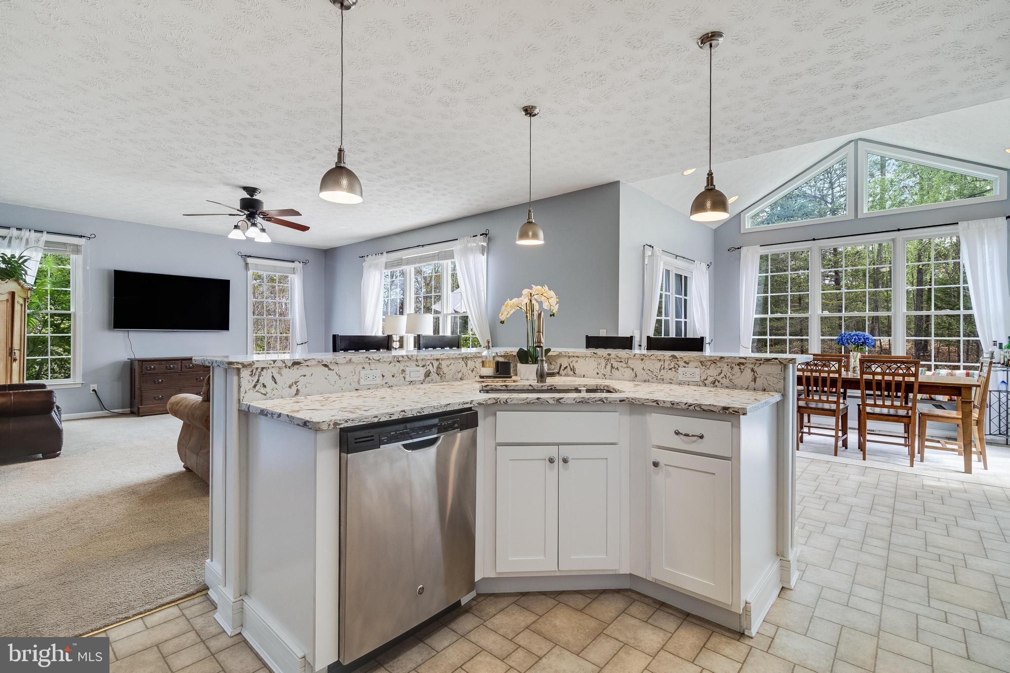 23274 Willow Creek Ln