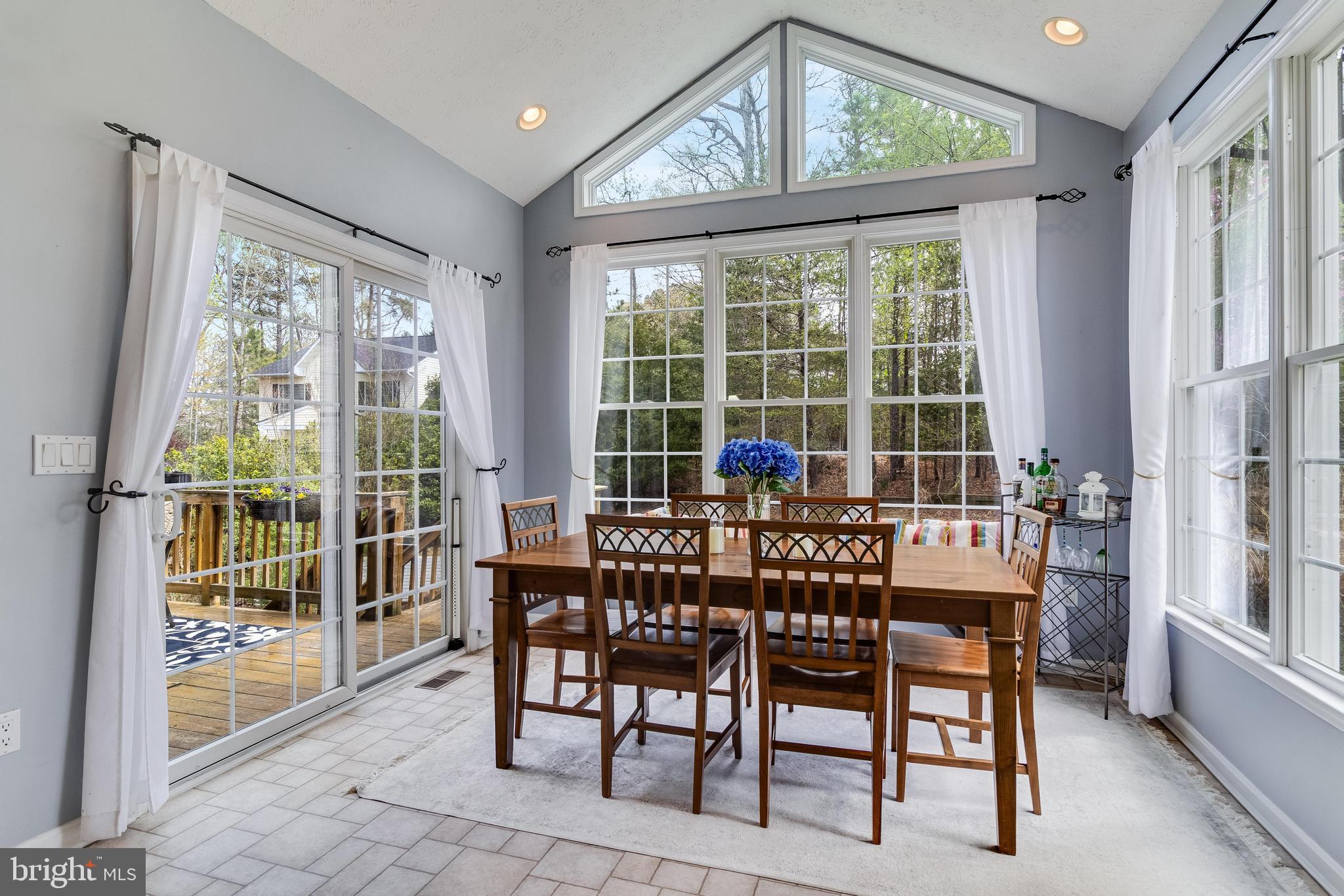 23274 Willow Creek Ln