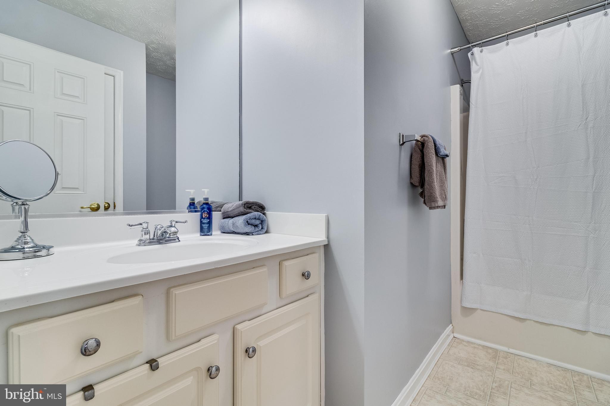 23274 Willow Creek Ln