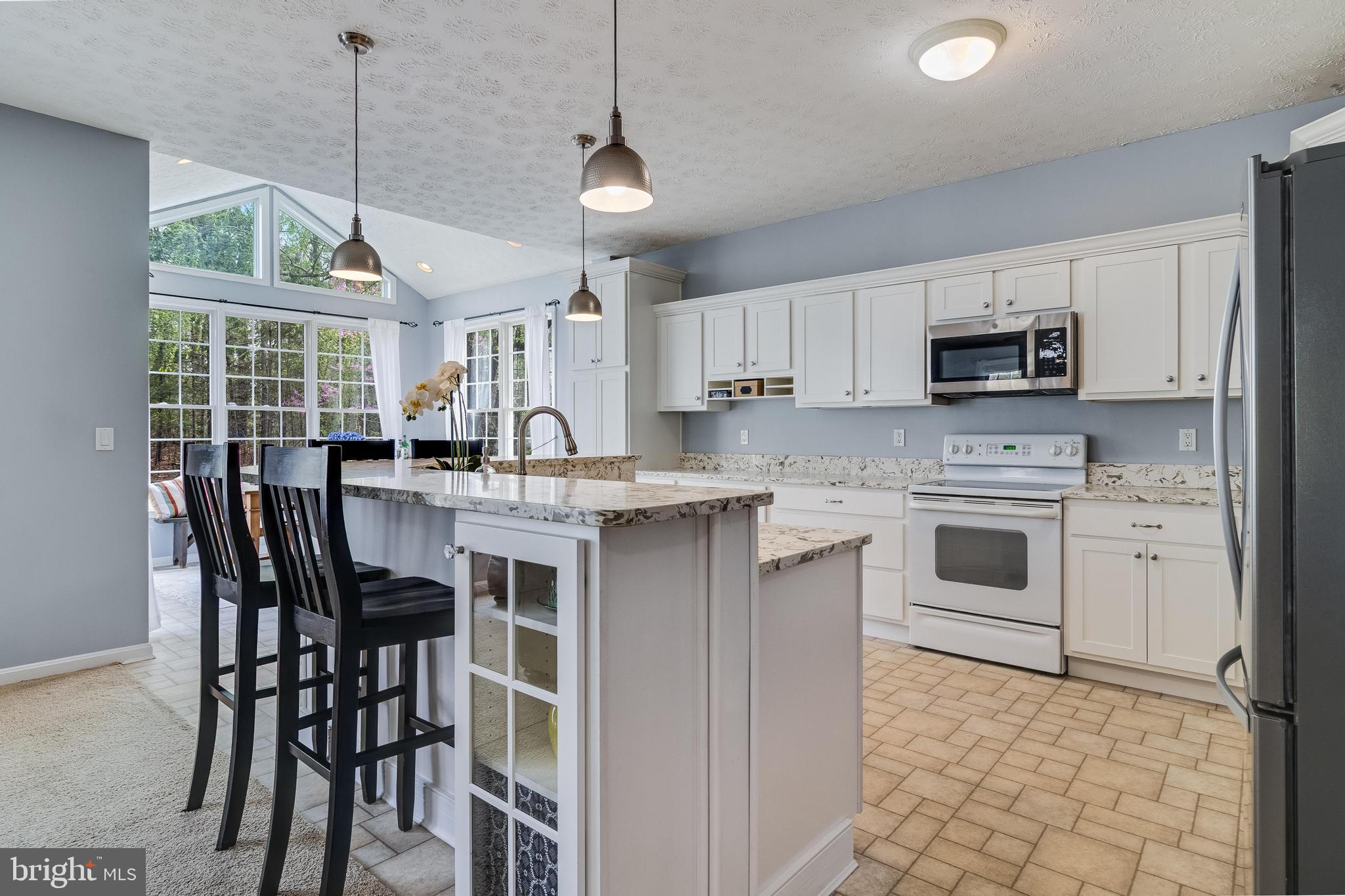 23274 Willow Creek Ln