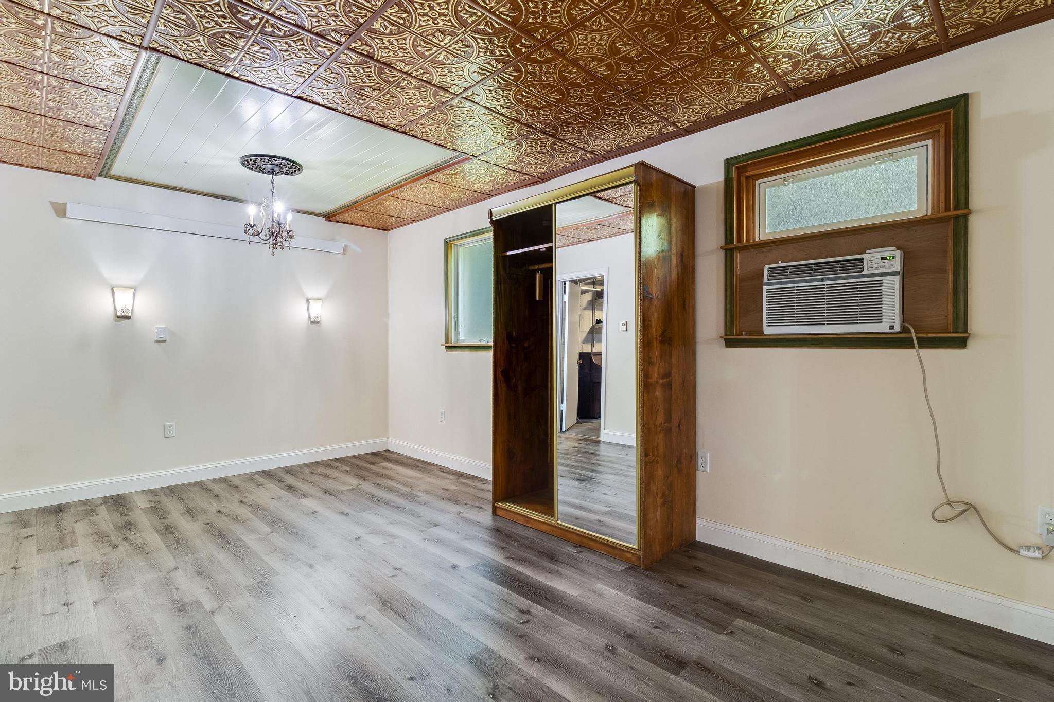 25150 GALLANT MAN DR