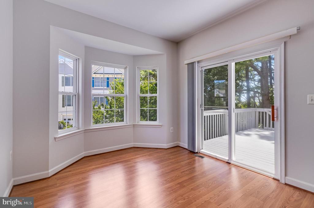 48399 Sunburst Dr