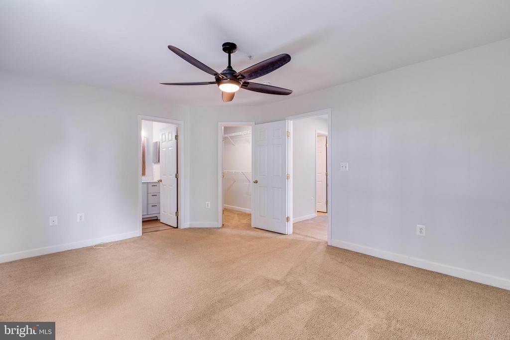 48399 Sunburst Dr