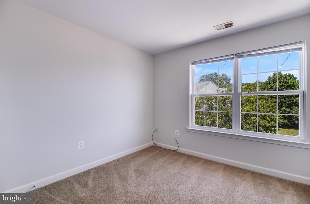 48399 Sunburst Dr
