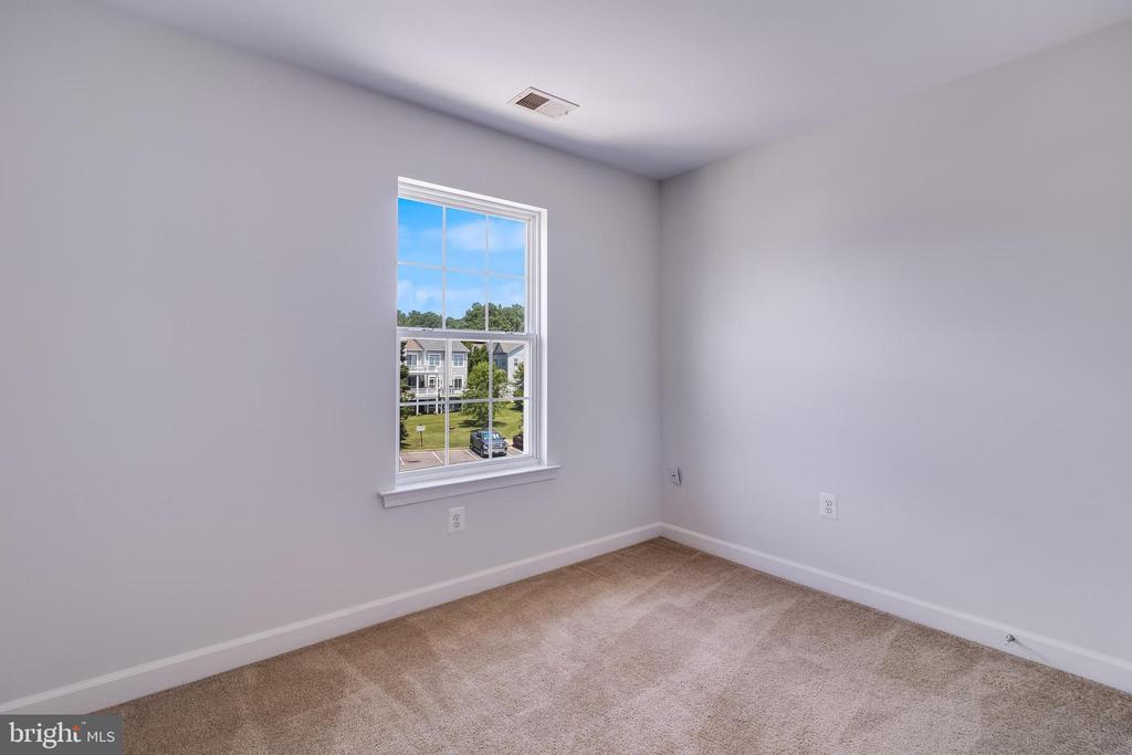 48399 Sunburst Dr