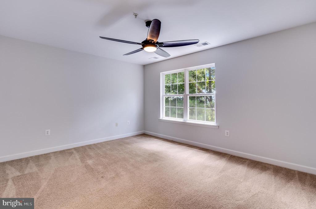 48399 Sunburst Dr