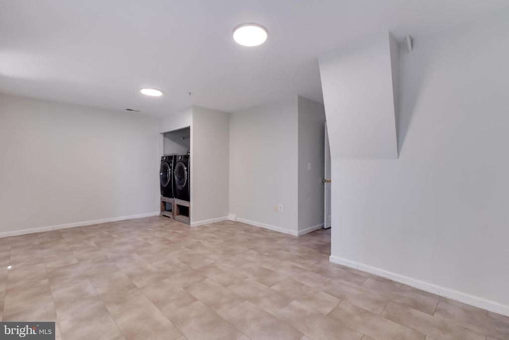 48399 Sunburst Dr