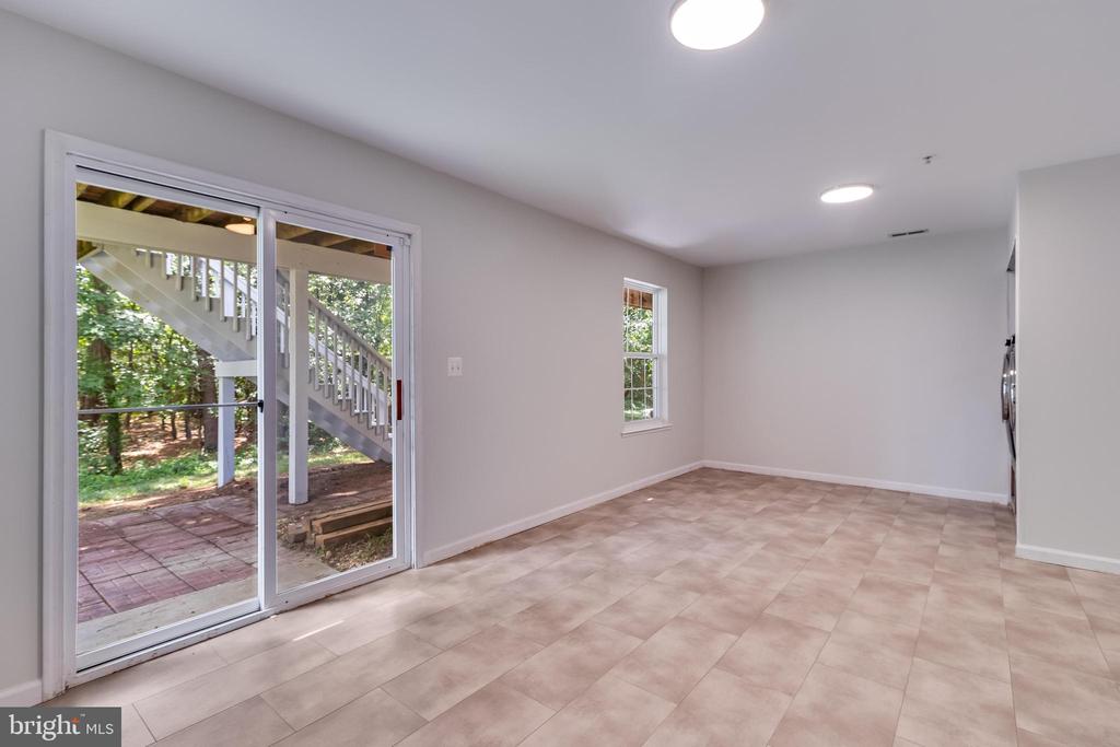 48399 Sunburst Dr