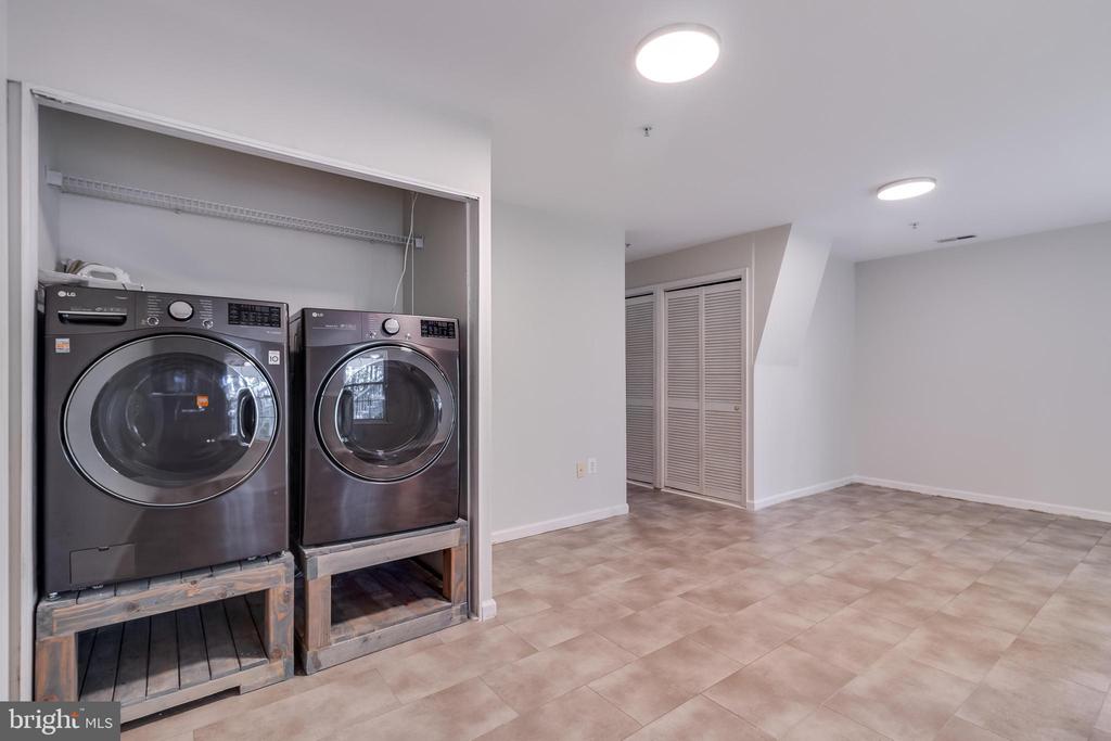 48399 Sunburst Dr
