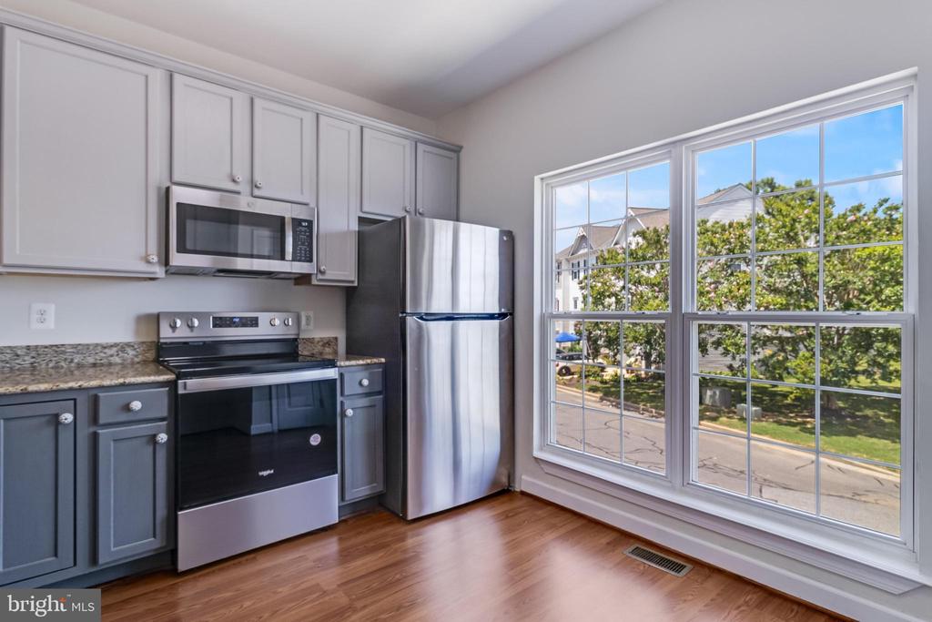 48399 Sunburst Dr