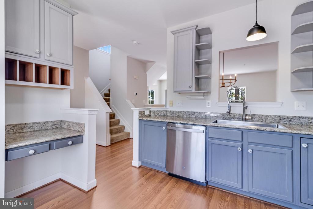 48399 Sunburst Dr