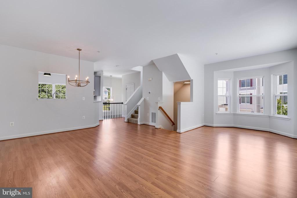 48399 Sunburst Dr
