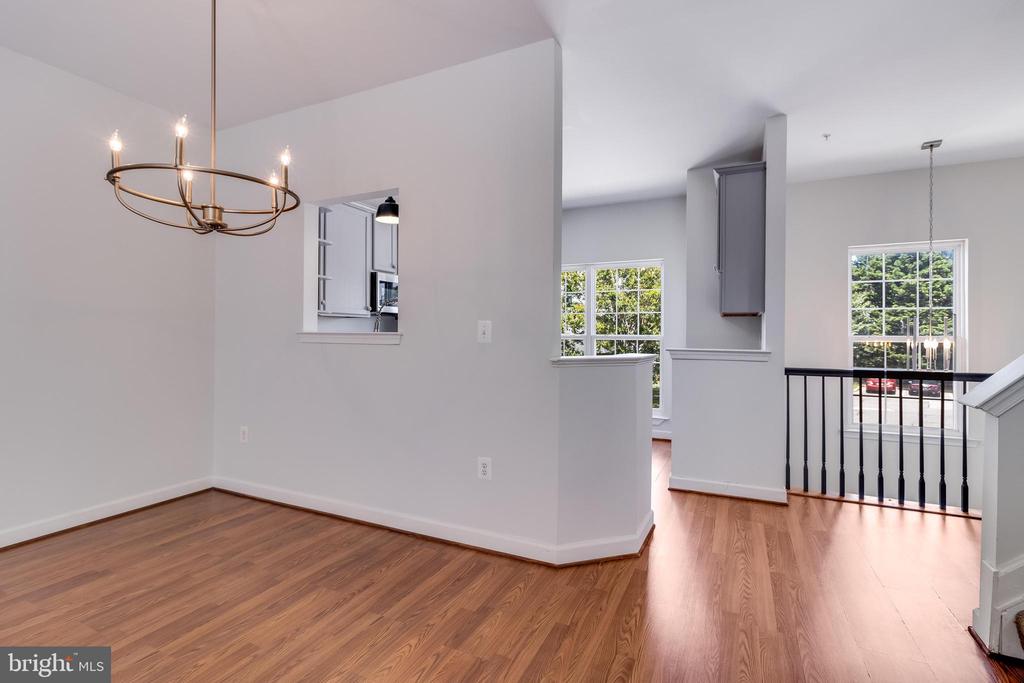 48399 Sunburst Dr