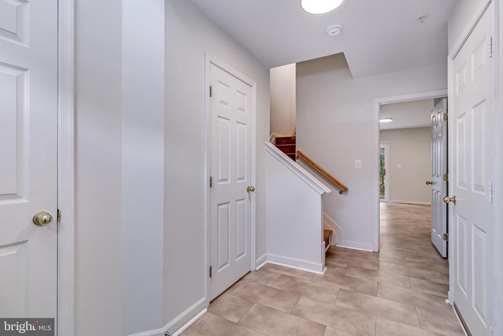 48399 Sunburst Dr