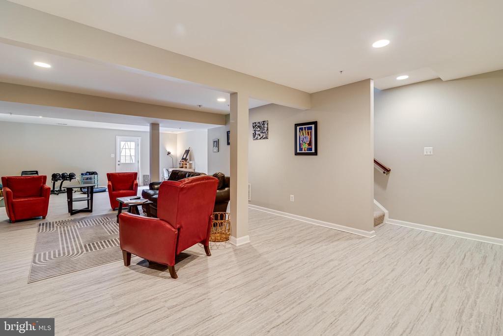 43689 GREAT LAUREL WAY
