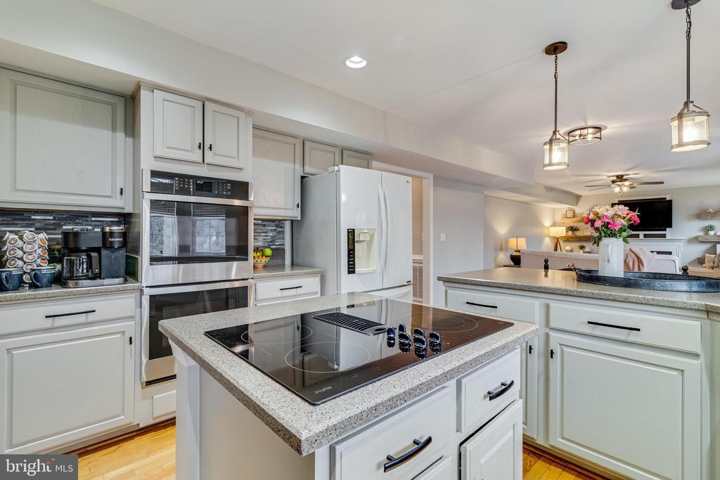 21027 HUNTING QUARTER DRIVE