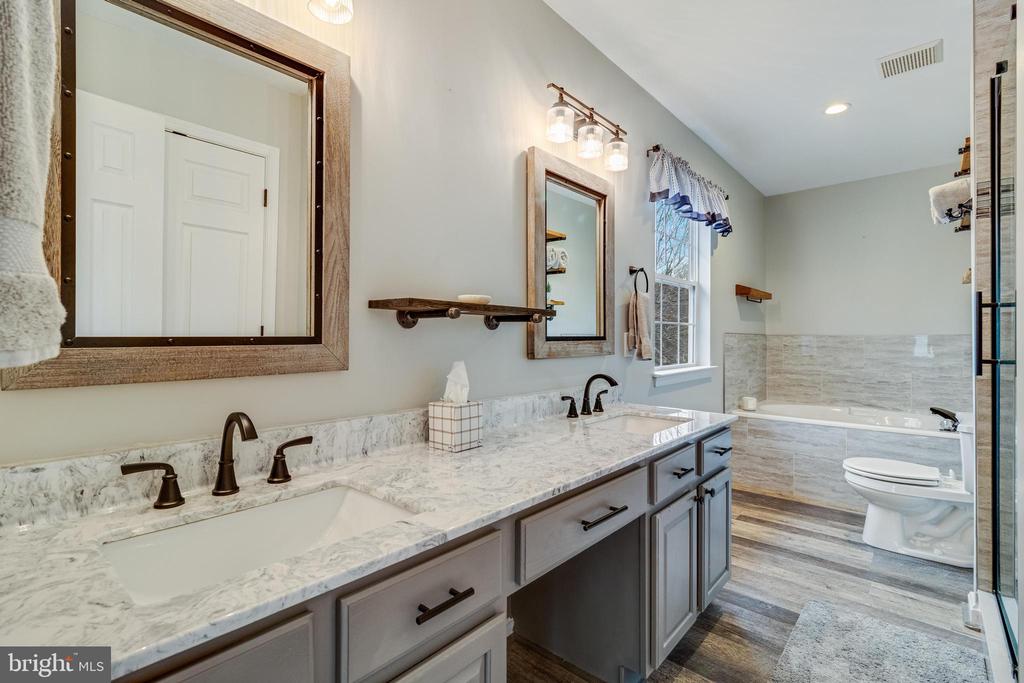 21027 HUNTING QUARTER DRIVE