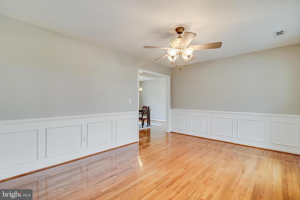 21027 HUNTING QUARTER DRIVE