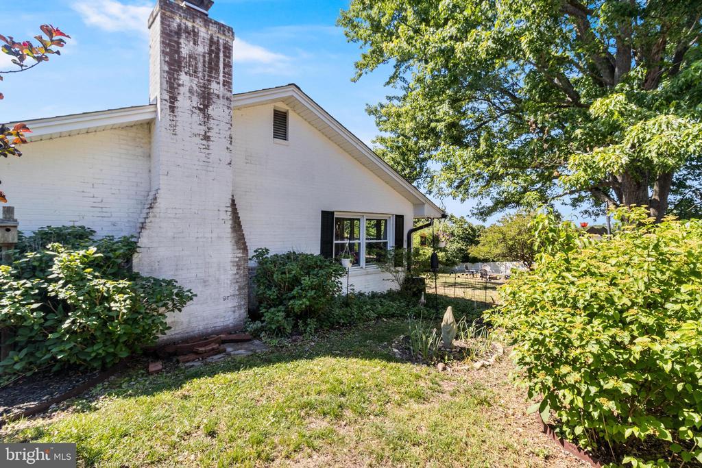 21807 POTOMAC VIEW DRIVE