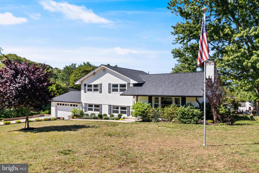 21807 POTOMAC VIEW DRIVE
