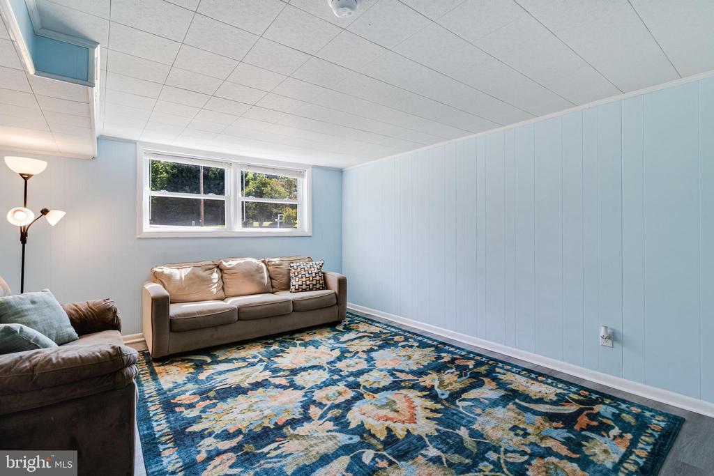 21807 POTOMAC VIEW DRIVE