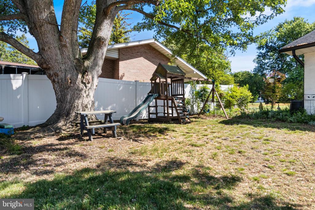 21807 POTOMAC VIEW DRIVE