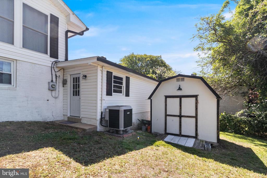 21807 POTOMAC VIEW DRIVE