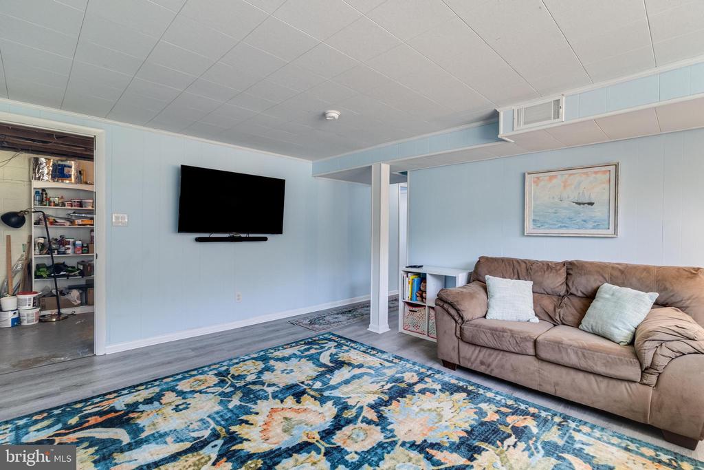 21807 POTOMAC VIEW DRIVE