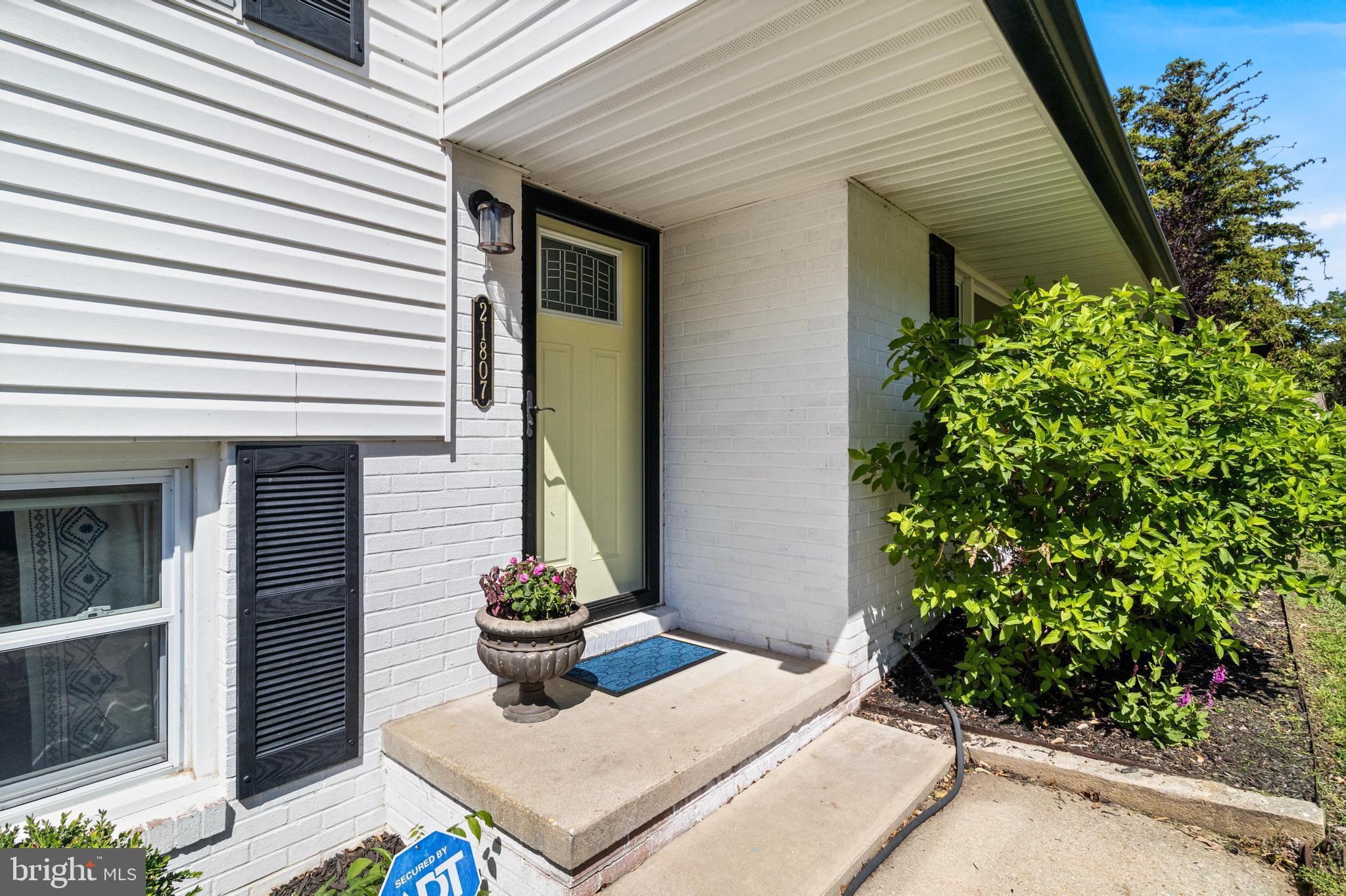 21807 POTOMAC VIEW DRIVE