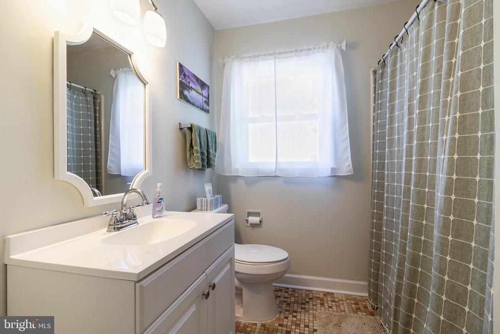 21807 POTOMAC VIEW DRIVE