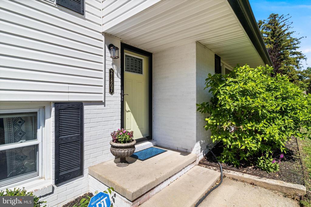 21807 POTOMAC VIEW DRIVE