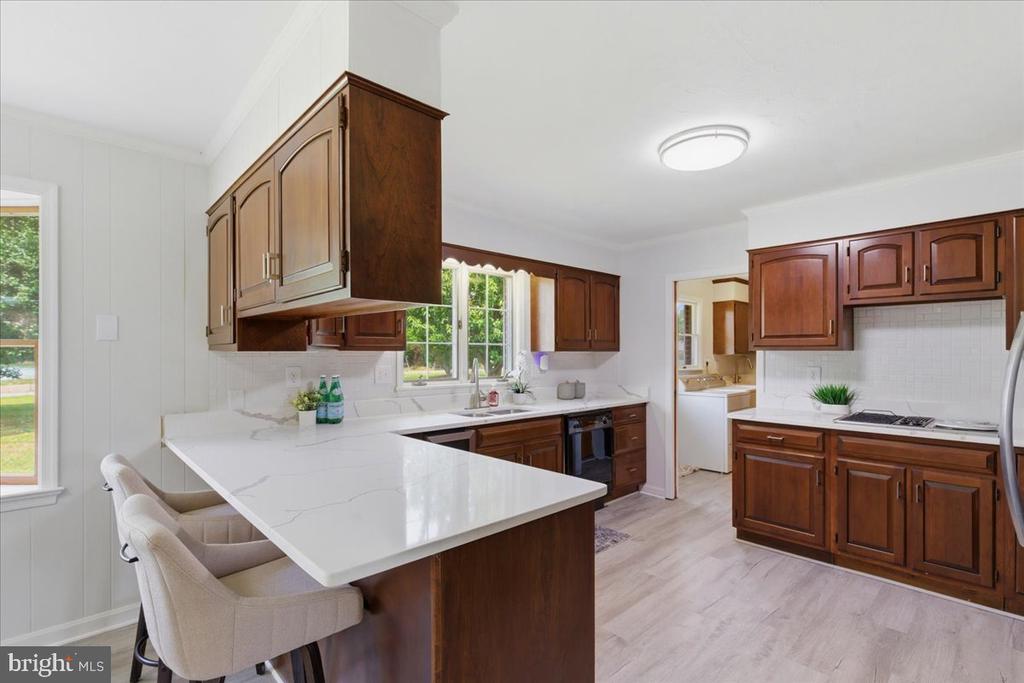 17041 CIRCLE LANE