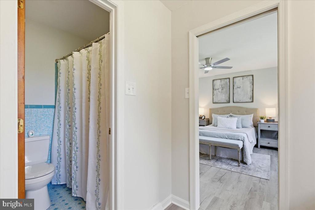17041 CIRCLE LANE