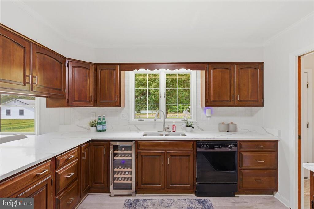 17041 CIRCLE LANE
