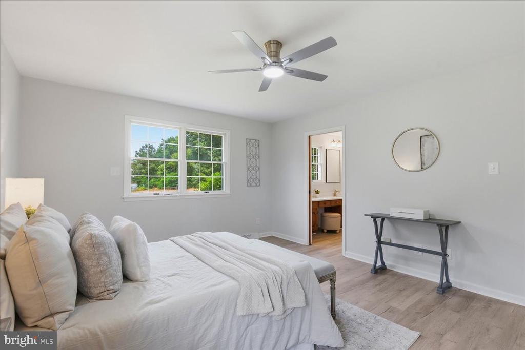 17041 CIRCLE LANE