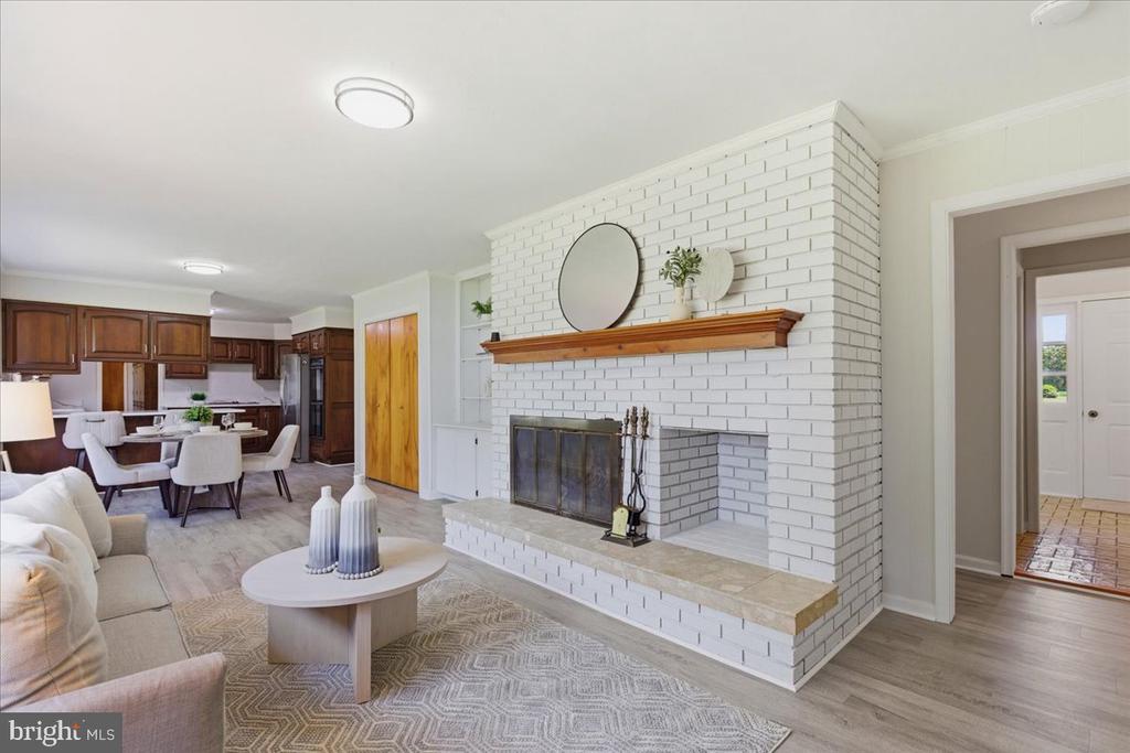 17041 CIRCLE LANE