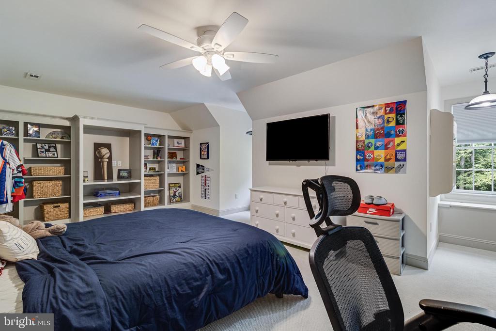 46461 PORTO BELLO COURT