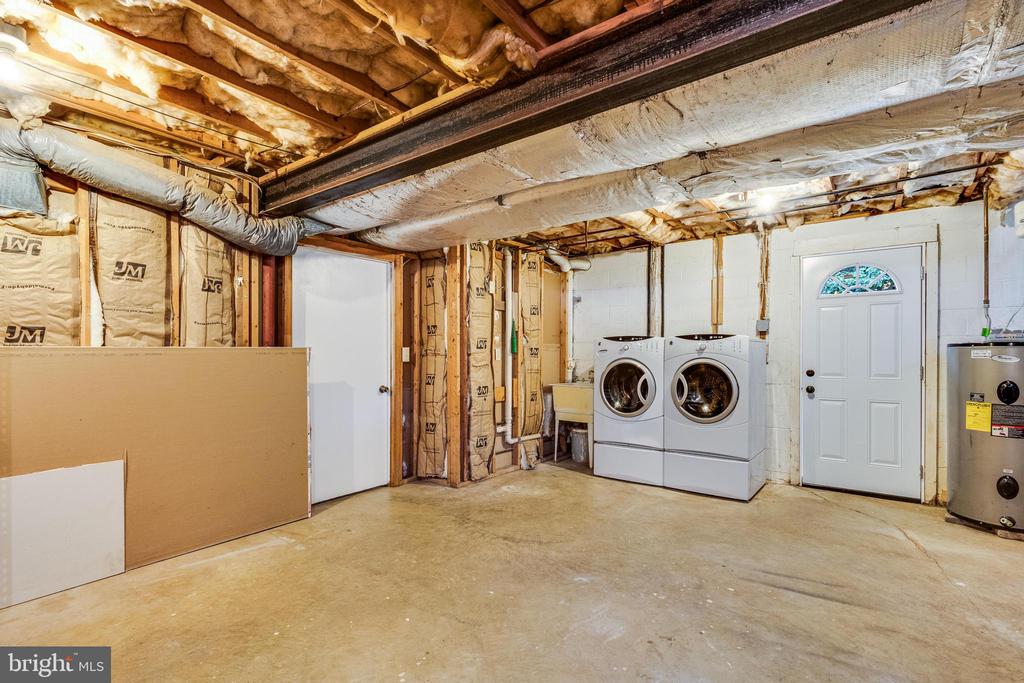 26875 REDGATE DRIVE