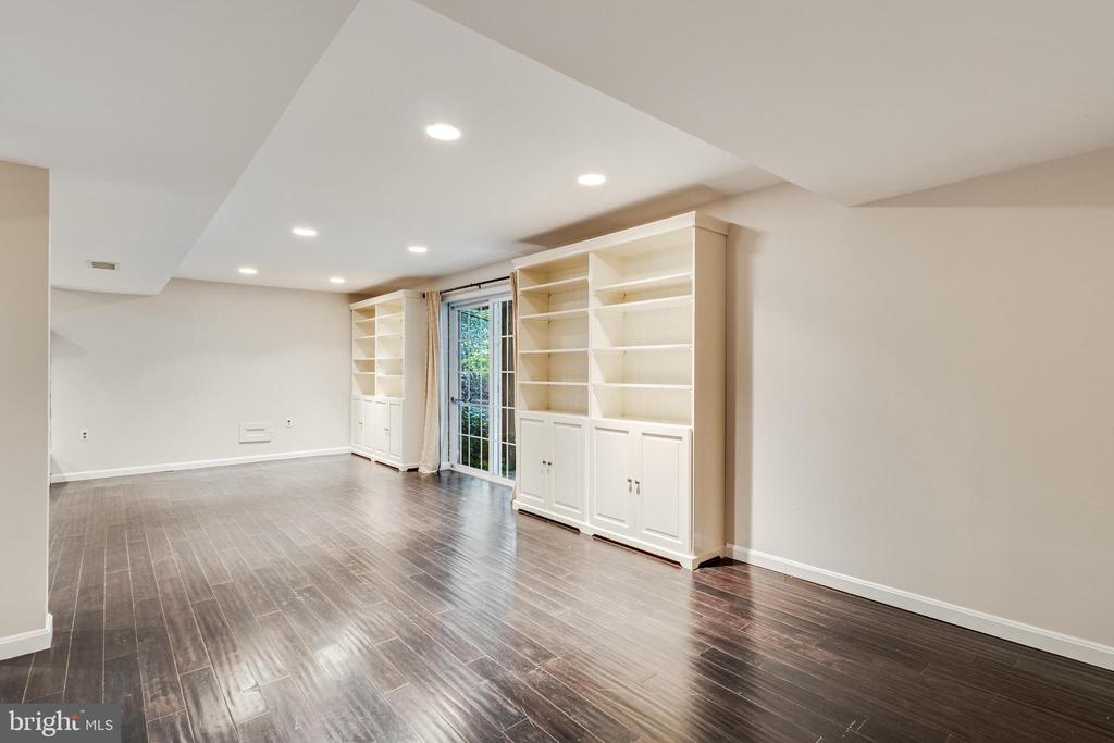 26875 REDGATE DRIVE