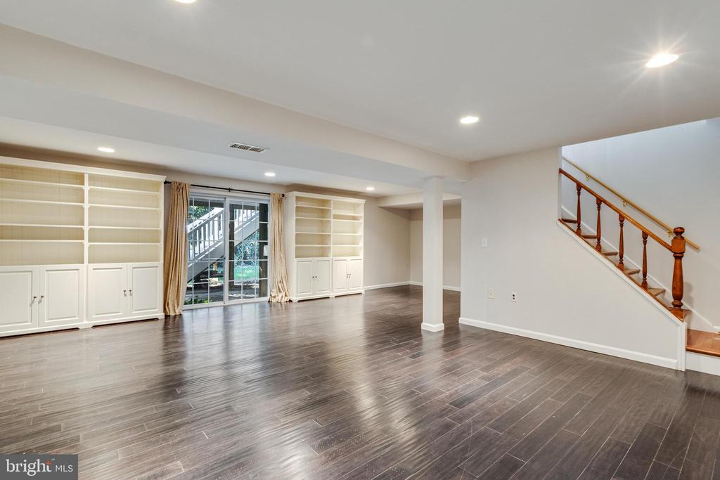 26875 REDGATE DRIVE