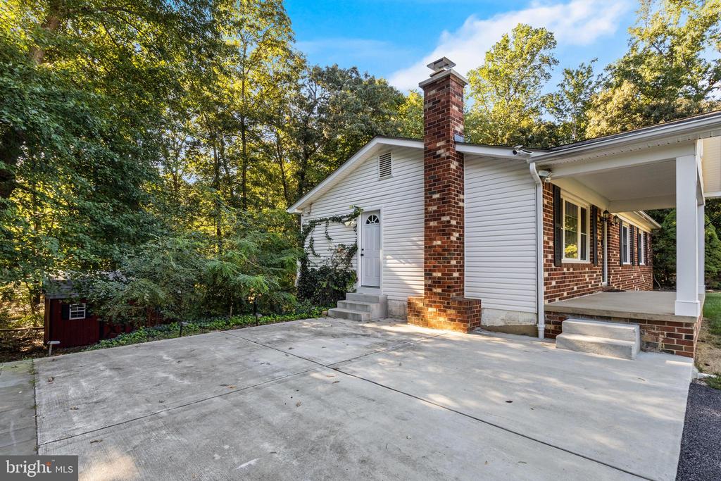 26875 REDGATE DRIVE